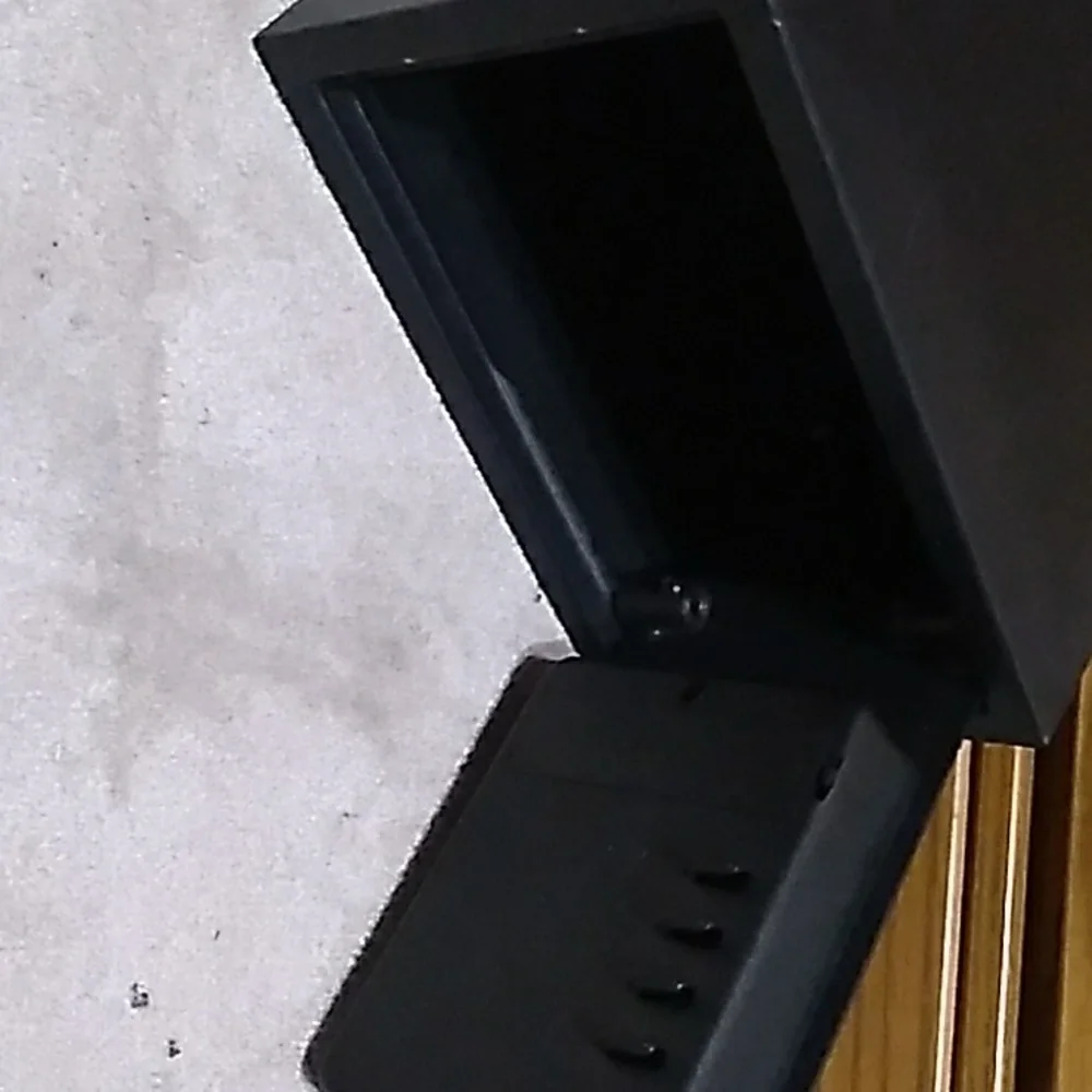 Safe - Picture 2 of 4